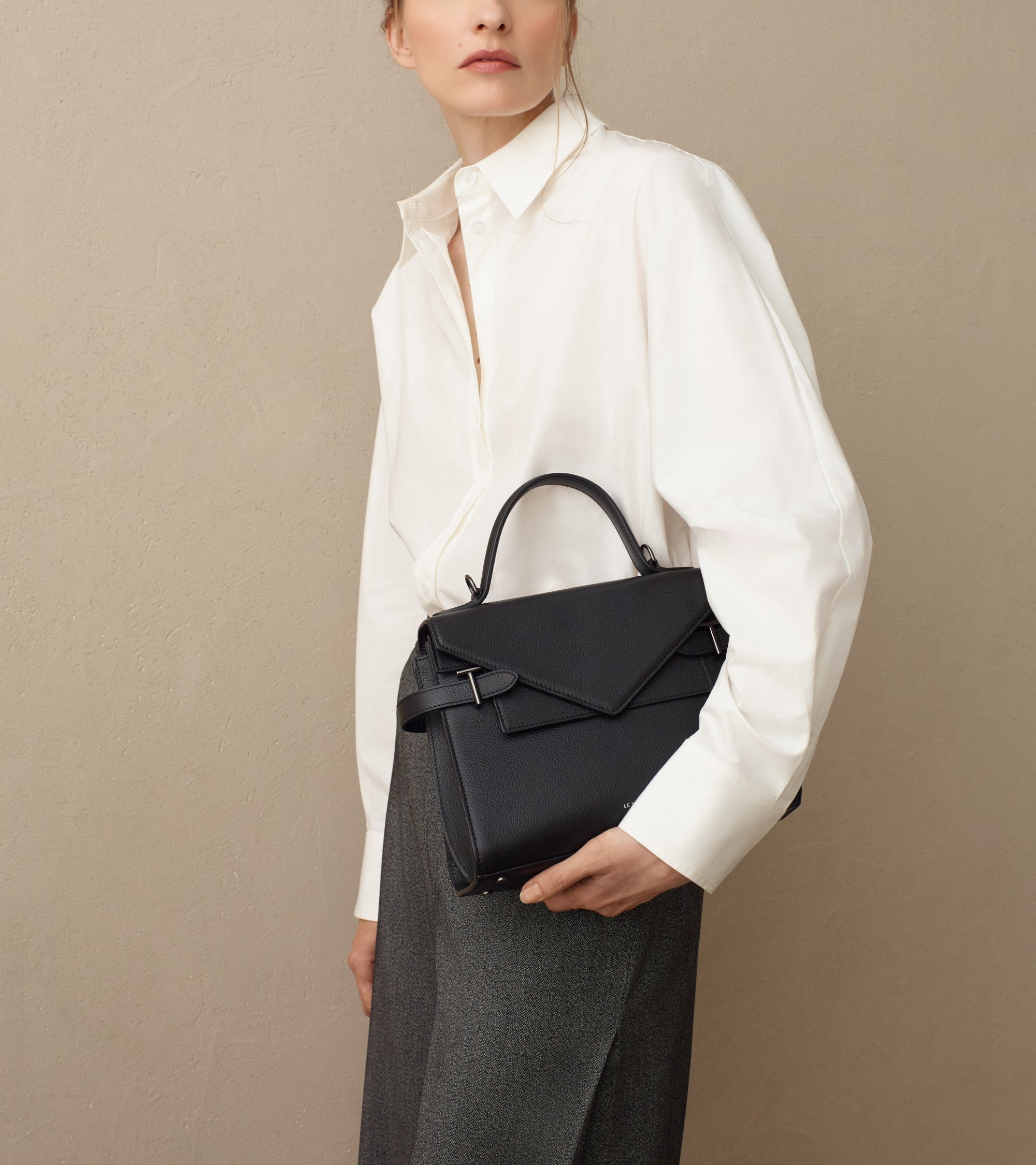 Emilie medium handbag with double flap in grained leather